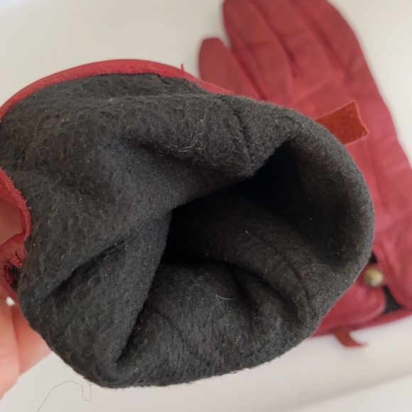 %100 Leather Red Gloves - Picture 3 of 4